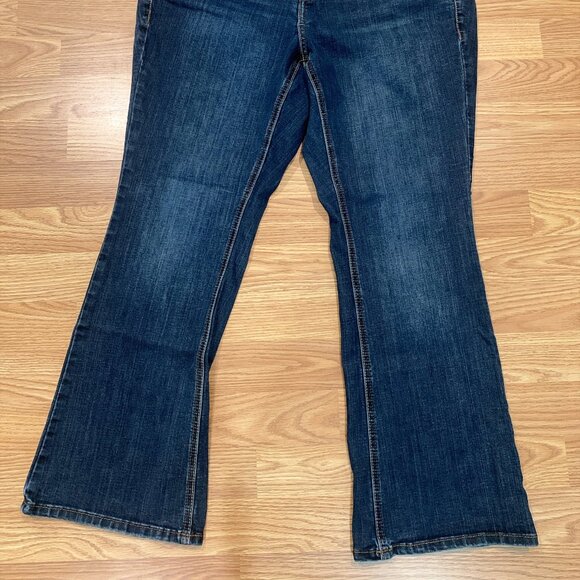 Lane Bryant Tighter Tummy Technology High Rise Bootcut Jeans Sz 14 Short Stretch - Picture 3 of 12